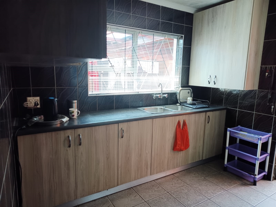 4 Bedroom Property for Sale in Park Village Western Cape
